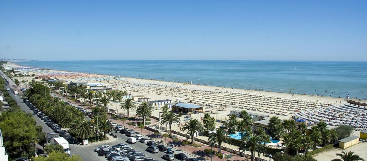 Beach E Relax A Джулианова Екстериор снимка